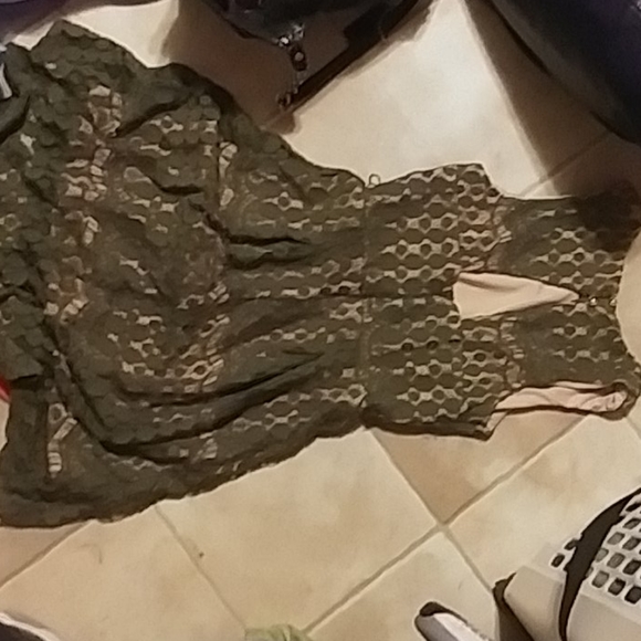 Dress - Picture 3 of 3